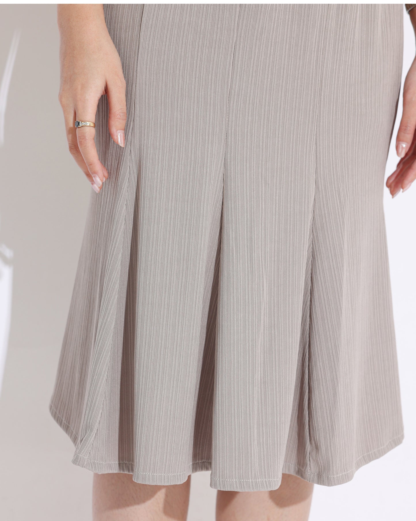 Bell Work Skirt Taupe